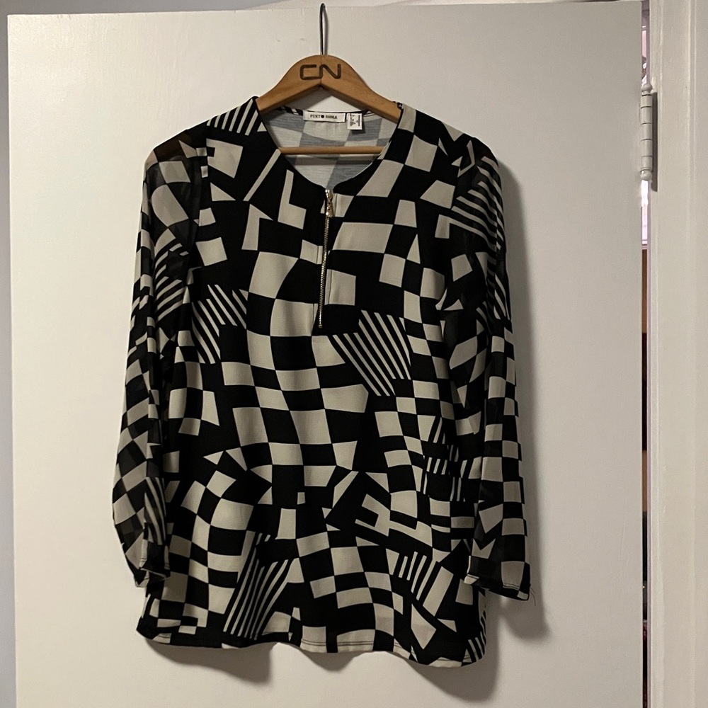 Geometric Black & White Zip-Front Long Sleeve Blouse